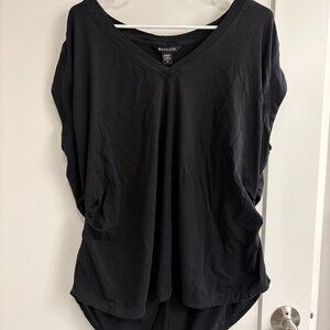 Athleta Outbound V Neck Tee Black Size 1X Relaxed Fit